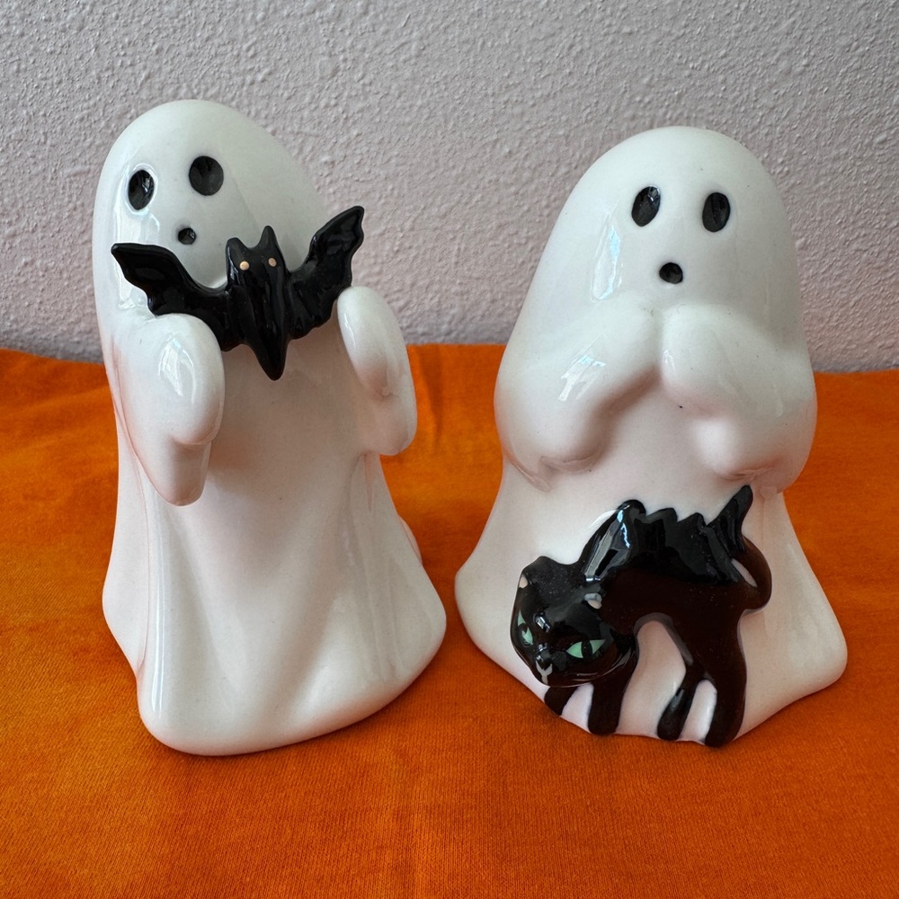2pcs Target Ceramic Ghost with Bat Halloween & Ghost with Cat Ceramic.